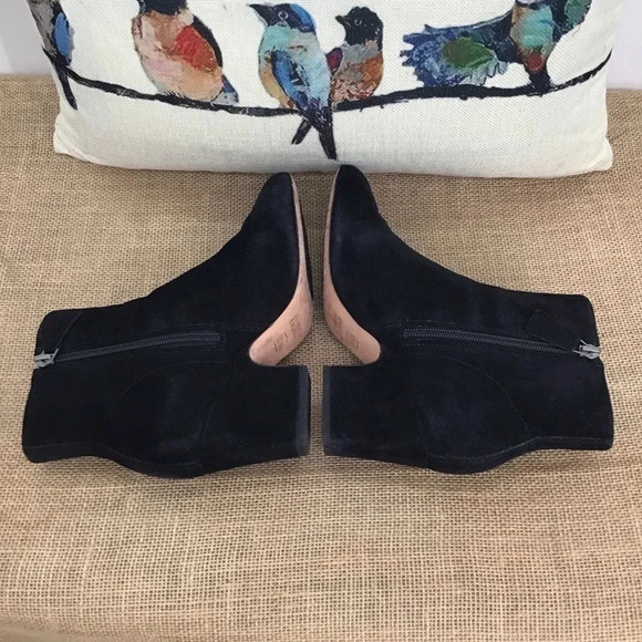 Johnston & Murphy Women’s Finley Suede Ankle Boot Size 7.5 M - Picture 6 of 8